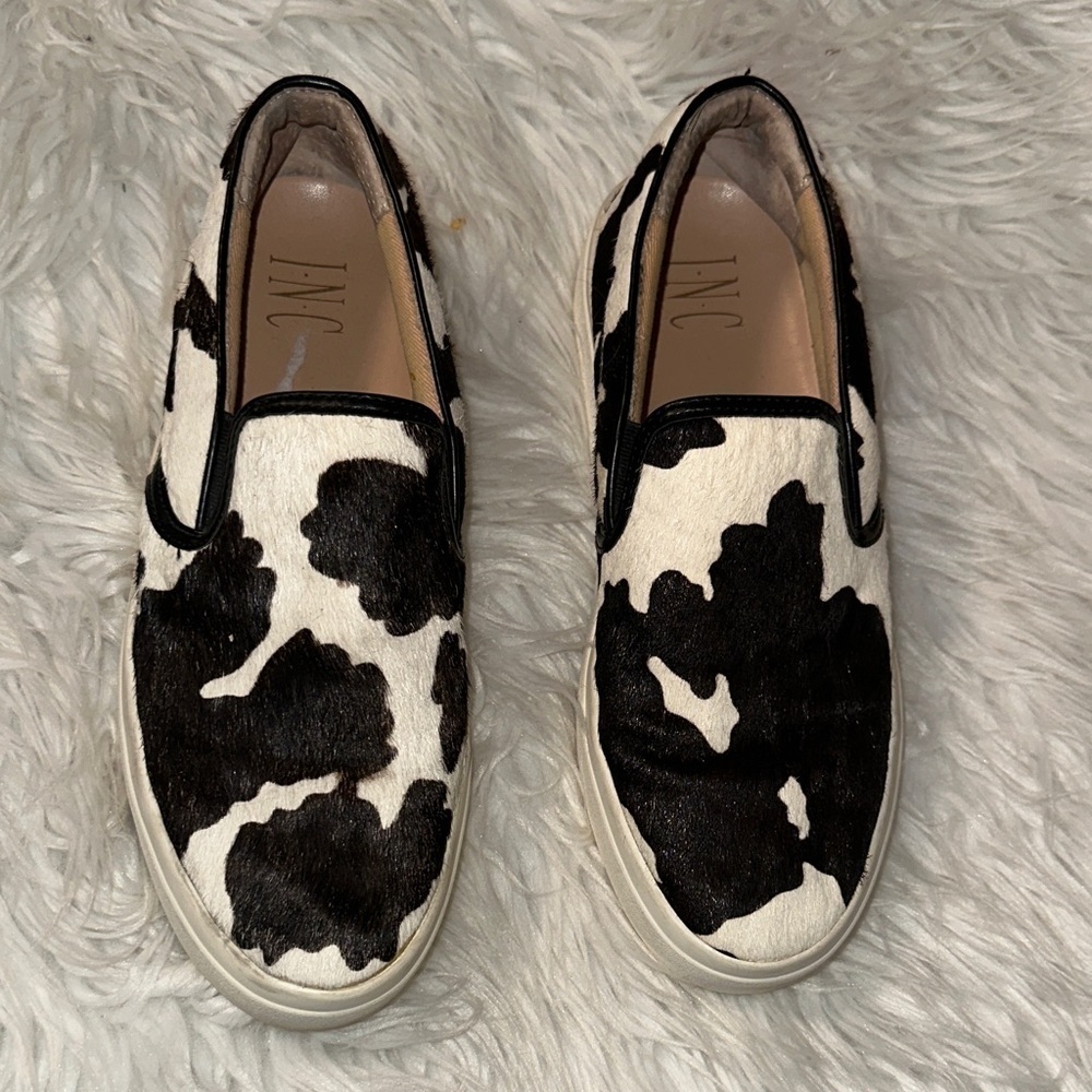 INC International Concepts, Cow Hair Fur Upper Black/White Slip On Sneaker 8M - Picture 2 of 8